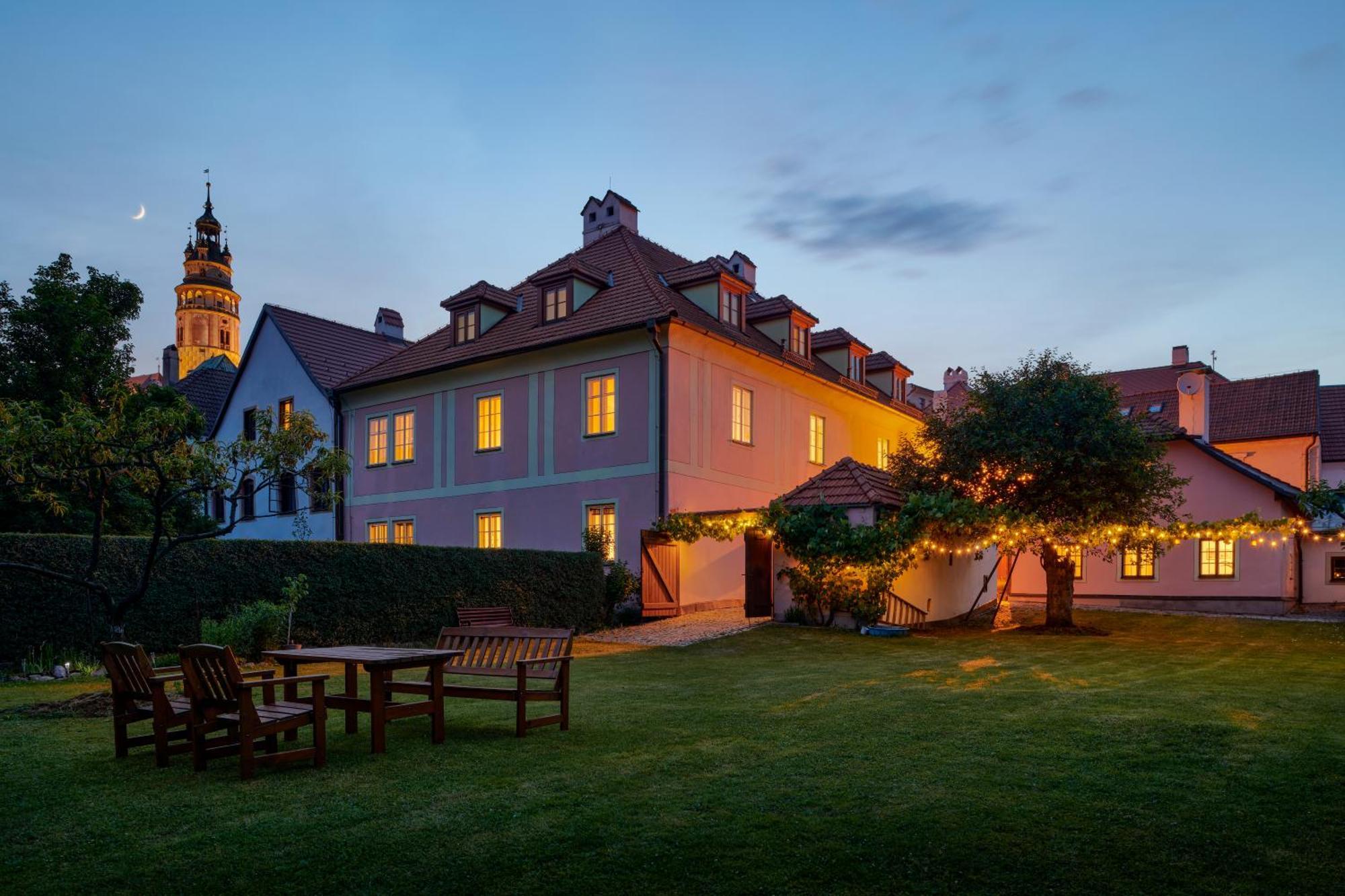 Kristian - House And Garden By Kh * Cesky Krumlov